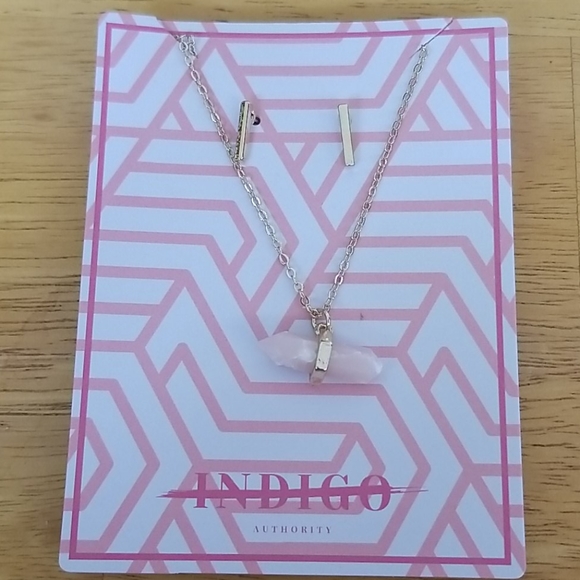 Necklace and earrings set - Picture 2 of 5